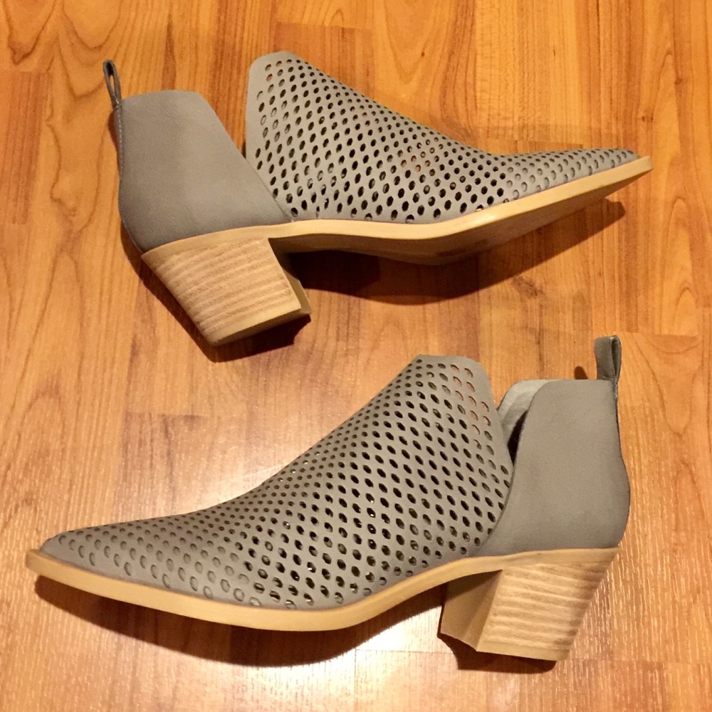 SOLD 🌈 New Dolce Vita Ankle Boots - Picture 6 of 14